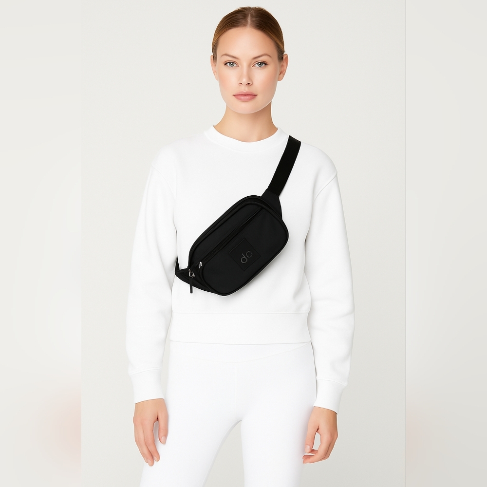 Alo Explorer Belt Bag Fanny Pack in Black Crossbody Travel Waist Bag